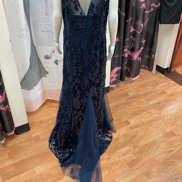 Jade couture navy gown with mesh top size 24 nwt - Picture 5 of 6